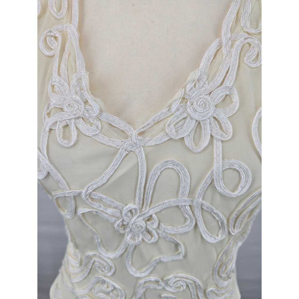 Frank Lyman Design Cream Mesh Soutache Floral V-Neck Sleeveless Top 83288 Size 6 - Picture 2 of 5